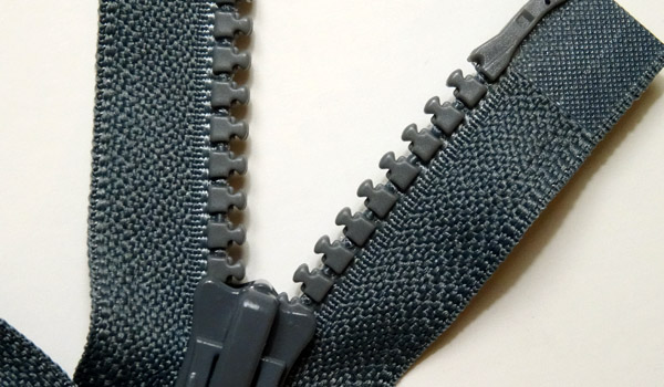 Thread Riding Hood - Alter a Zipper Tutorial