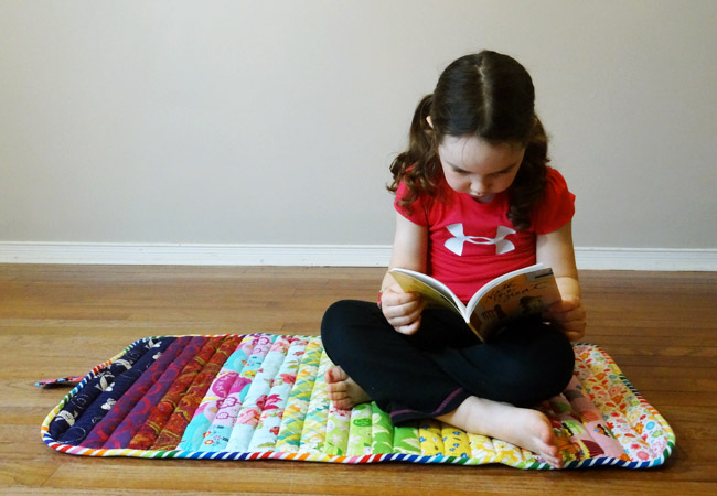 Thread Riding Hood - Quilted Classroom Mat {tutorial}