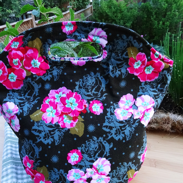 Thread Riding Hood - Insulated Lunch Bag Tutorial