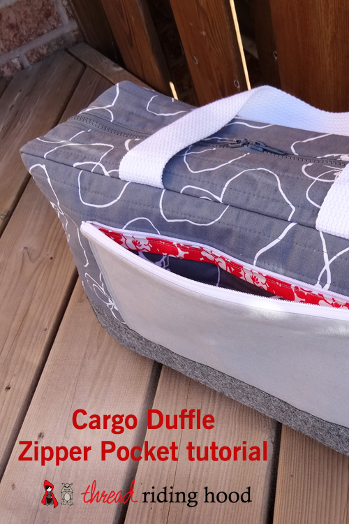 Thread Riding Hood - Cargo Duffle Zipper Pocket Tutorial