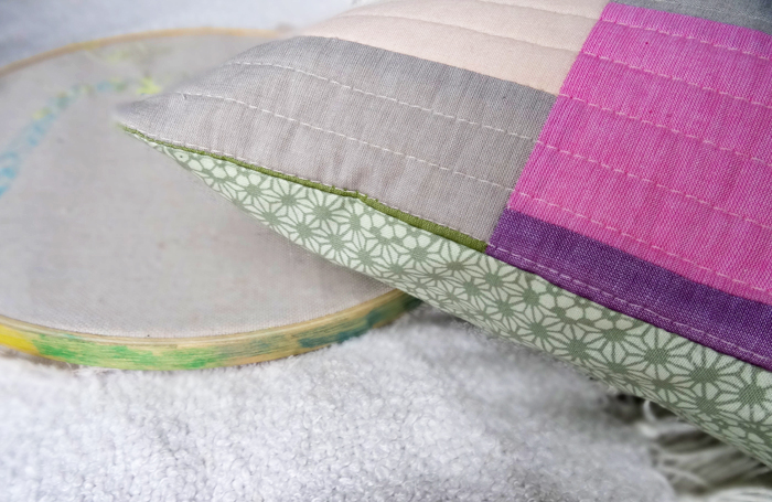 Spring Charming Throw Pillow Tutorial