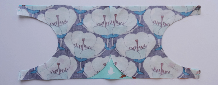 TRH Cat-Eye Pouch Tutorial - Front 1