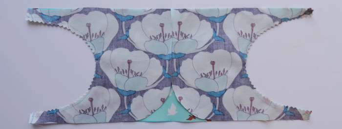 TRH Cat-Eye Pouch Tutorial - Front 2