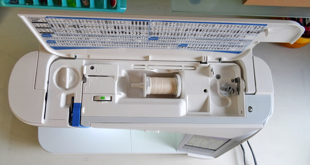 Janome Skyline S5 Top View Open -