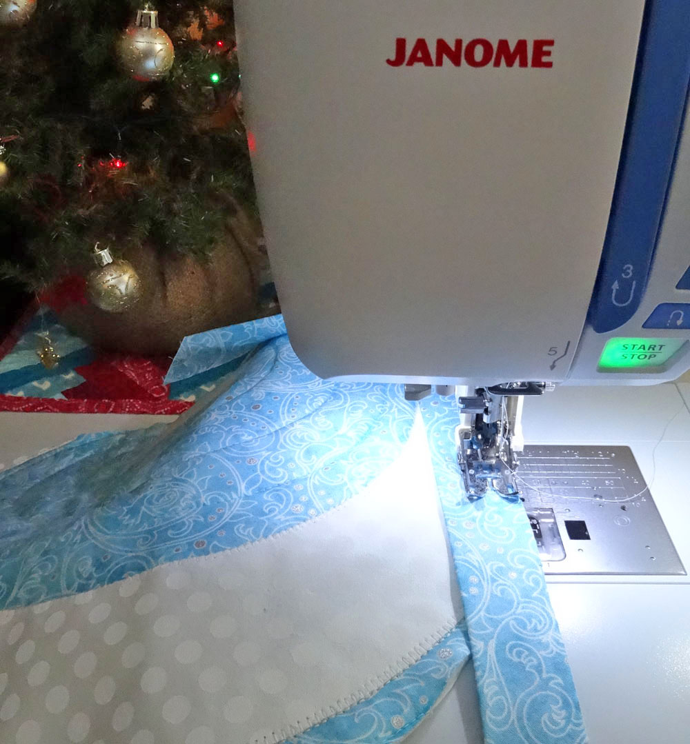 Christmas Ornament Placemat Tutorial - Binding