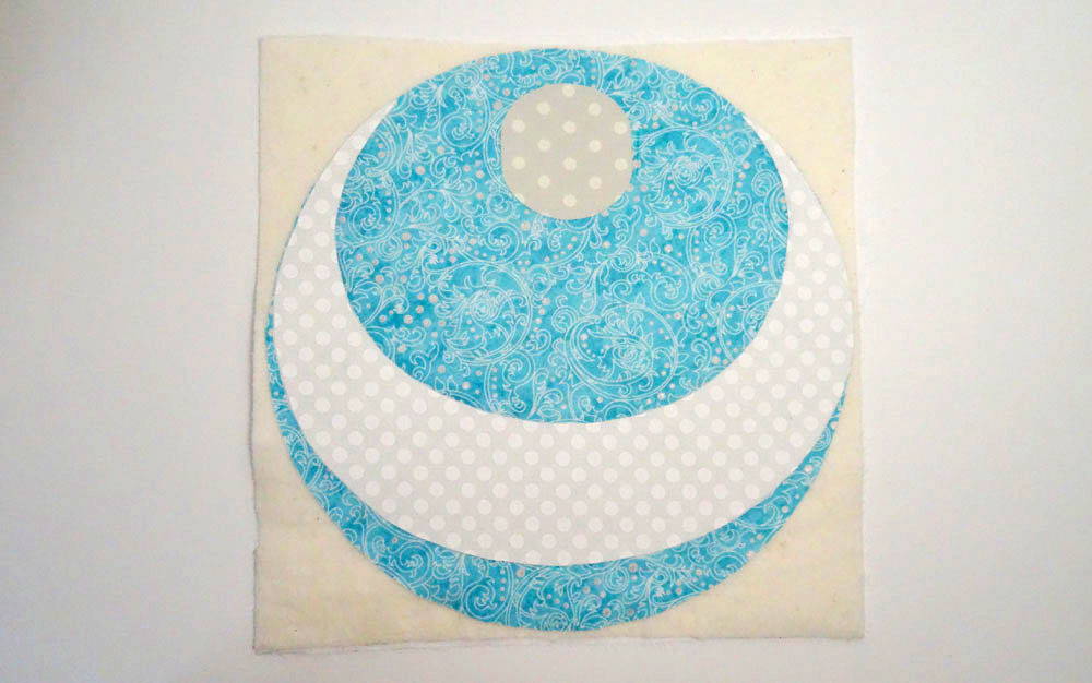 Christmas Ornament Placemat Tutorial - Apply Applique