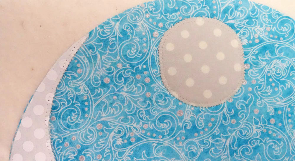 Christmas Ornament Placemat Tutorial - Applique Stitch Finished