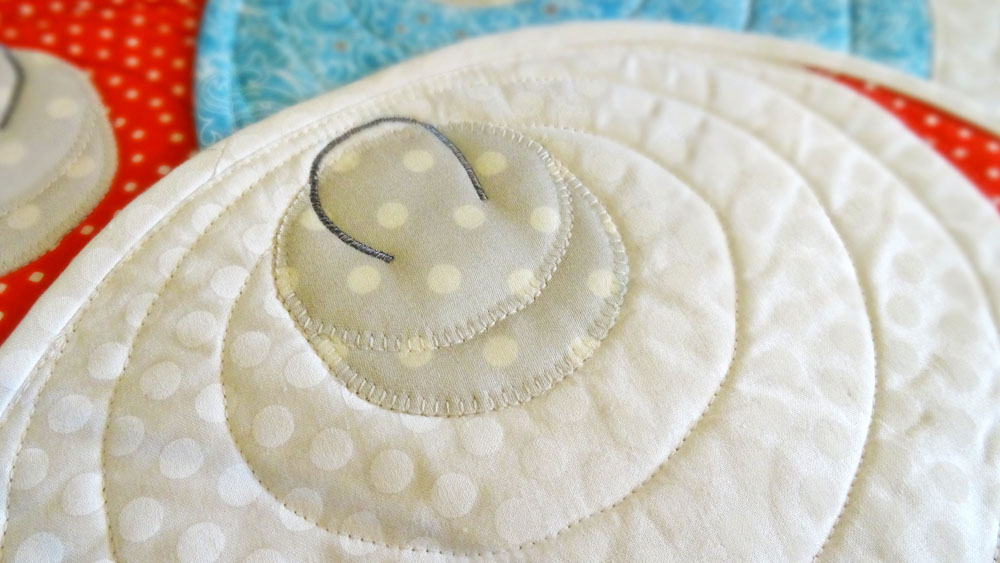 Christmas Ornament Placemat Tutorial - CloseUp