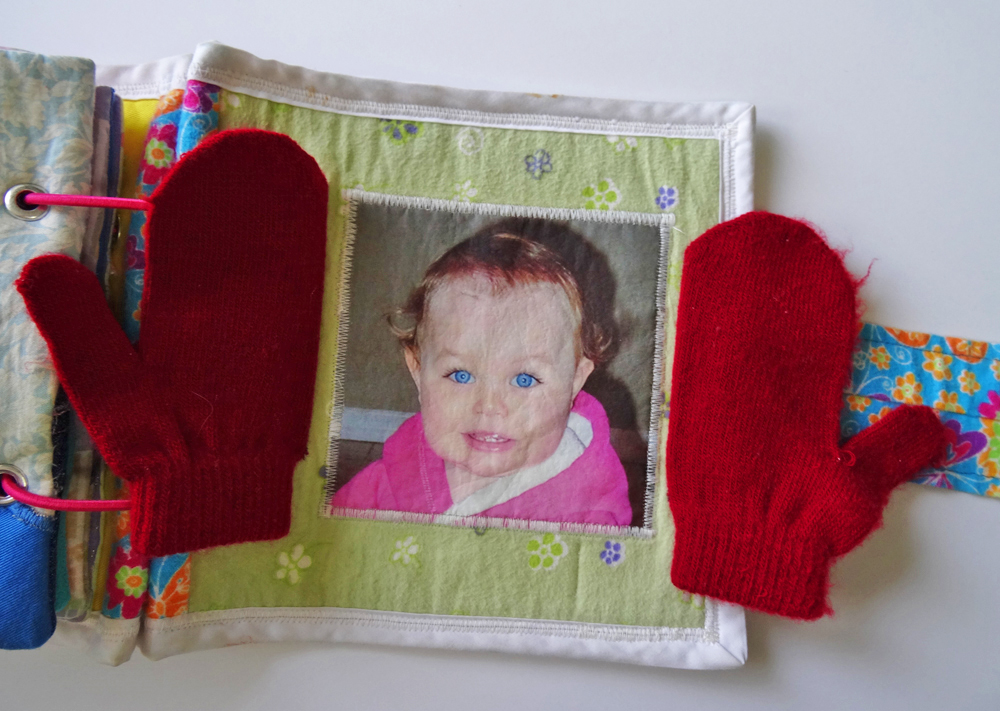 Quiet Book - PeekABoo Open