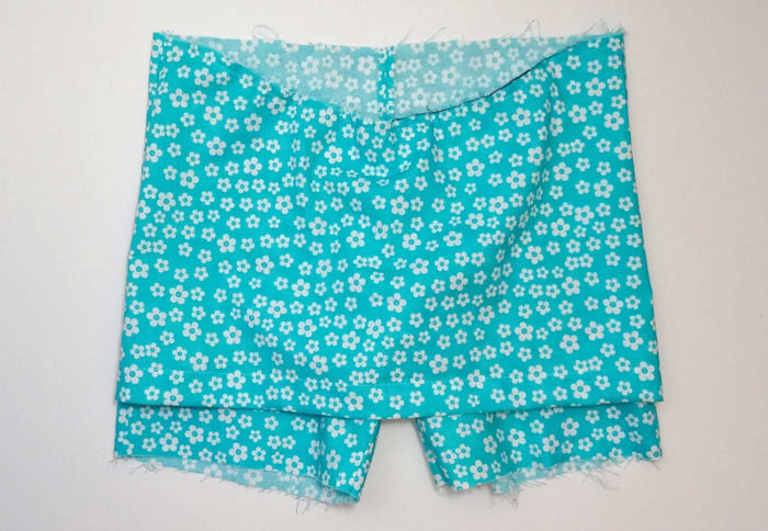 10 Sew the shorts rise seam