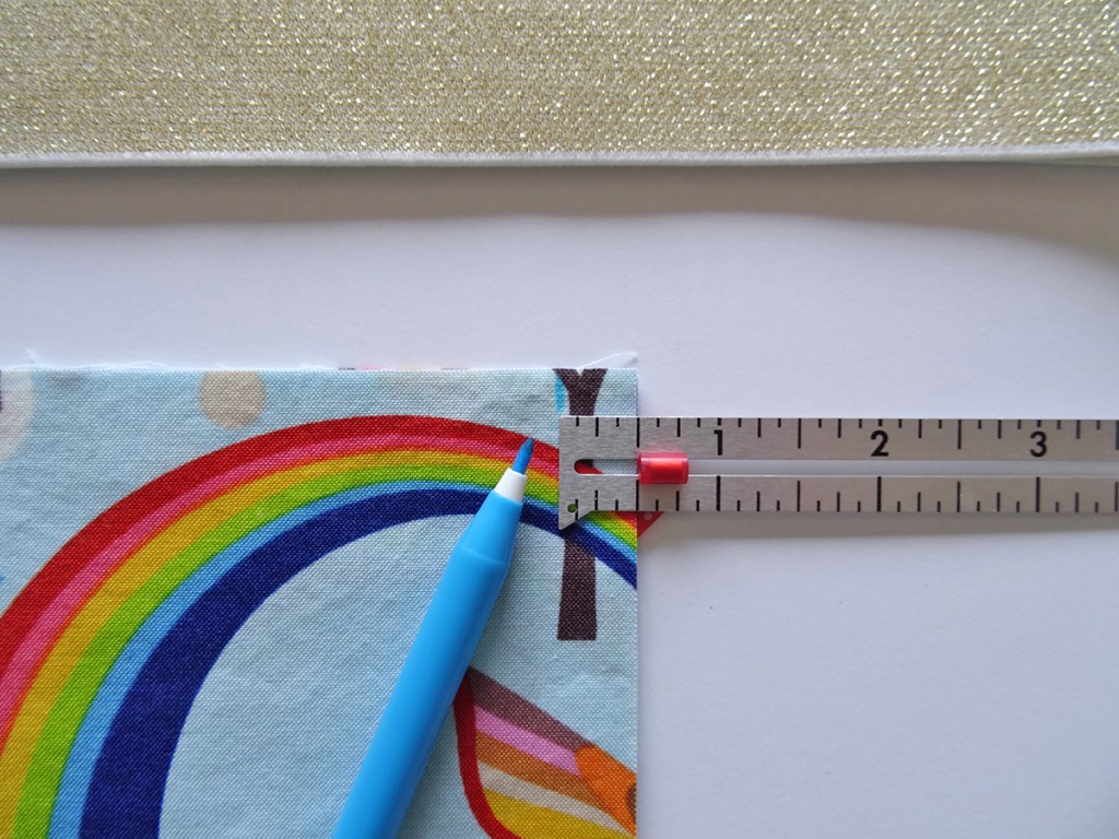 Mark the top of the skirt Mark the top of the skirt