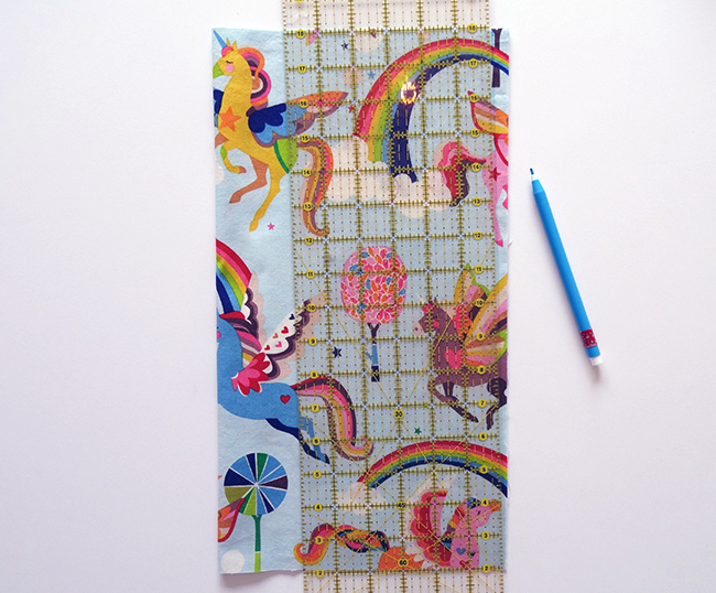 Draw a new side for the skirt Draw a new side for the skirt