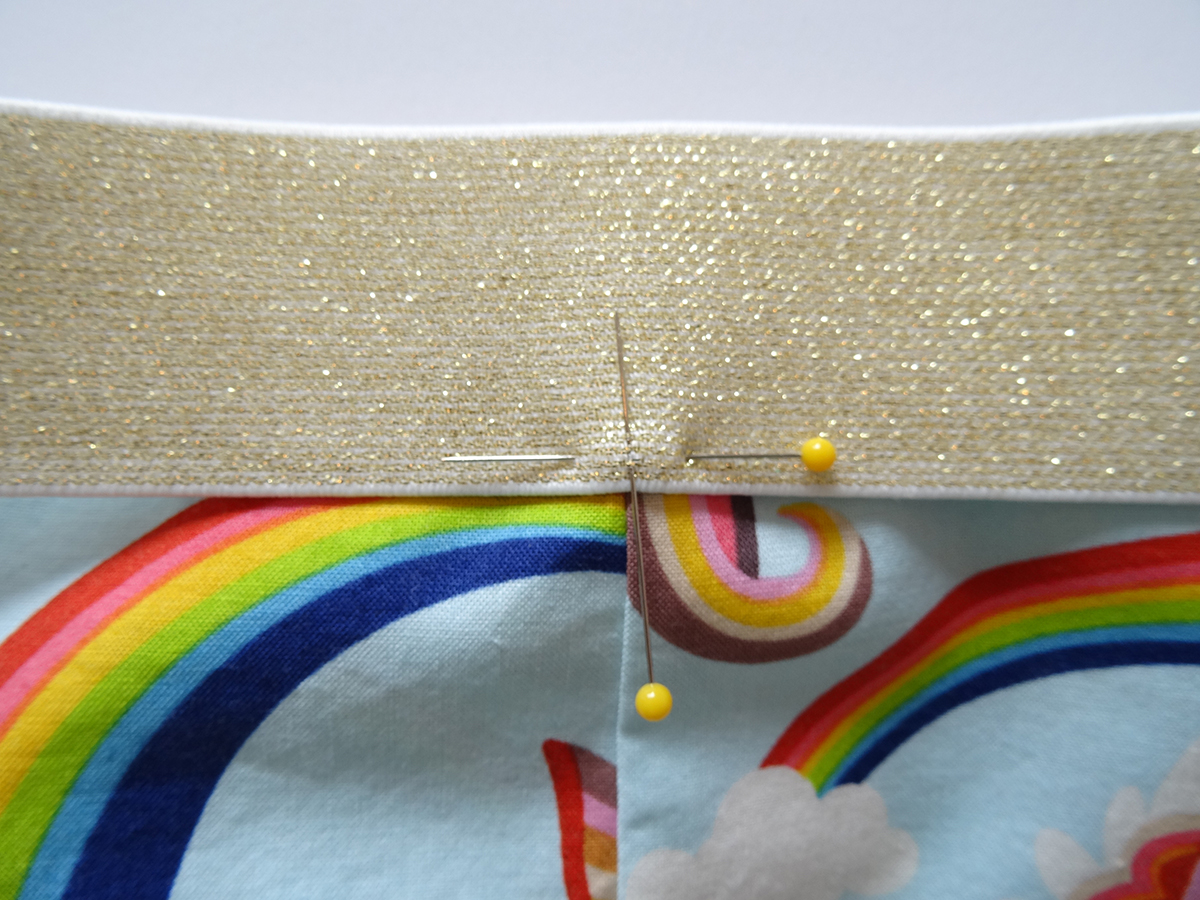 Pin Waistband along Skirt Top Pin Waistband along Skirt Top