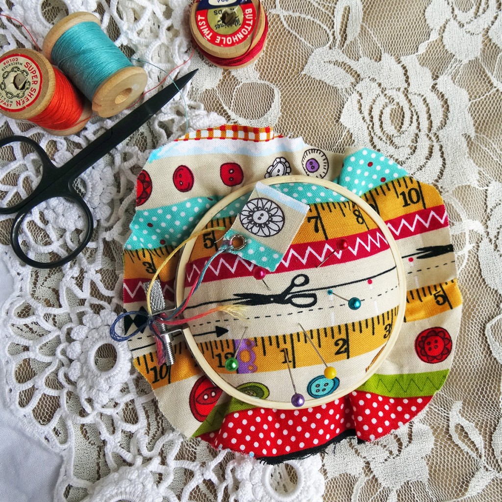 Simple Hoop Pincushion Simple Hoop Pincushion DIY no sew