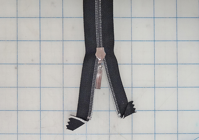 Fold and Baste the Zipper zipper, tutorial