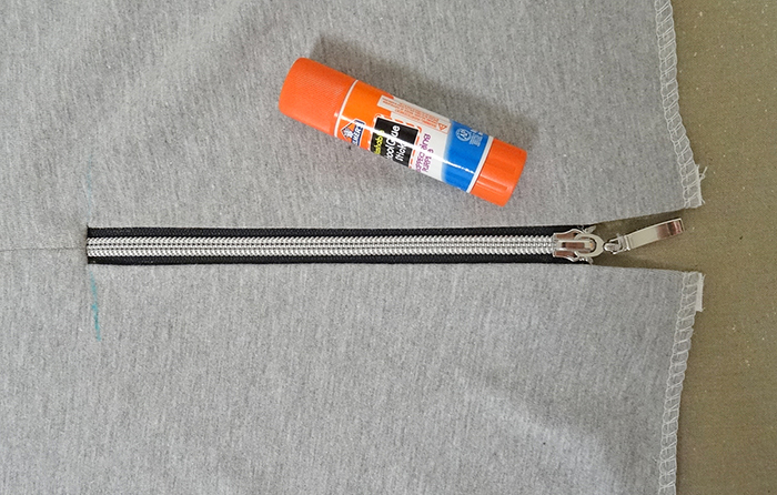 Glue or Baste the Zipper in place zipper, tutorial