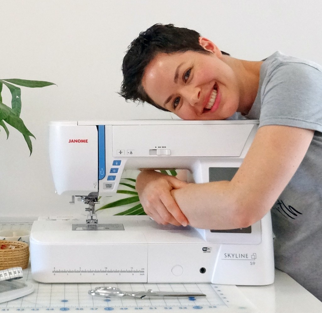 Janome Skyline S9 zipper, tutorial, union st tee