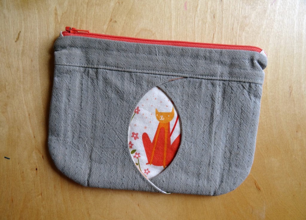 Cat-Eye Cat Pouch Tutorial