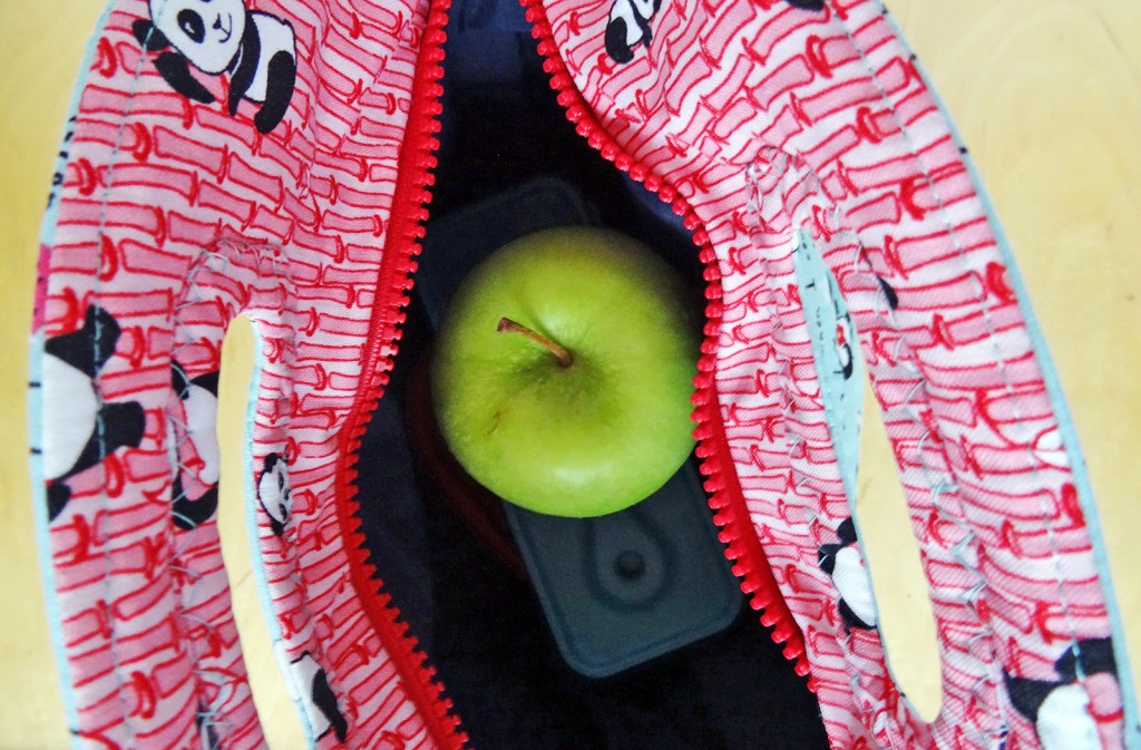 Red Panda Fabric Lunch Bag panda love, lunch bag, panda, tutorial, sew, insulated lunch box, sewing tutorial